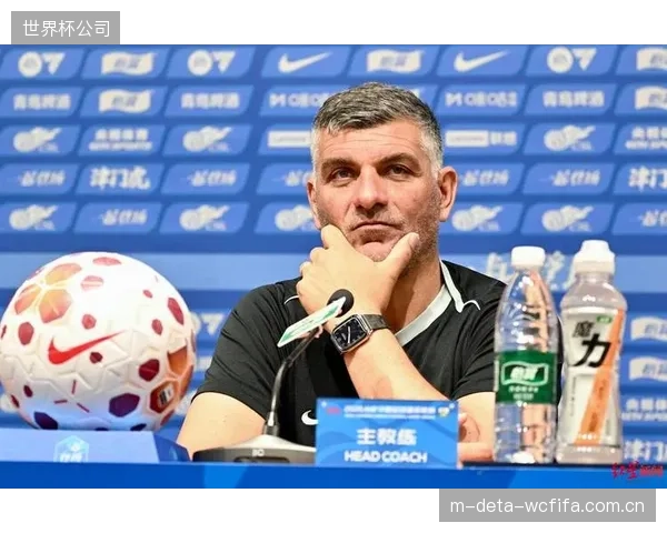 成都蓉城队史首次加冕中超半程冠军，主教练阿洛伊西肯定球队已达到赛季目标。